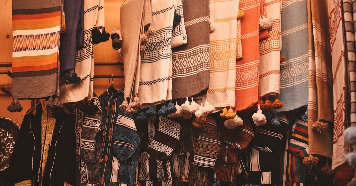 découvrez l'héritage textile à travers l'histoire, les techniques traditionnelles et l'art du tissage qui façonnent notre culture et notre patrimoine.